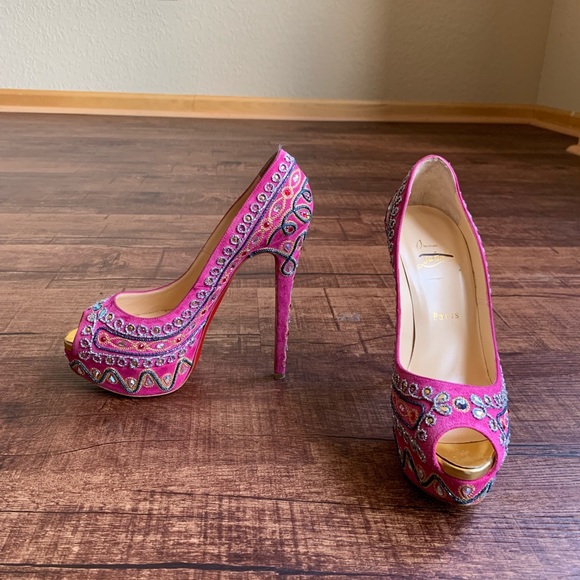 Christian Louboutin Shoes - Christian Louboutin Bollywood peep toe 8.5M pumps